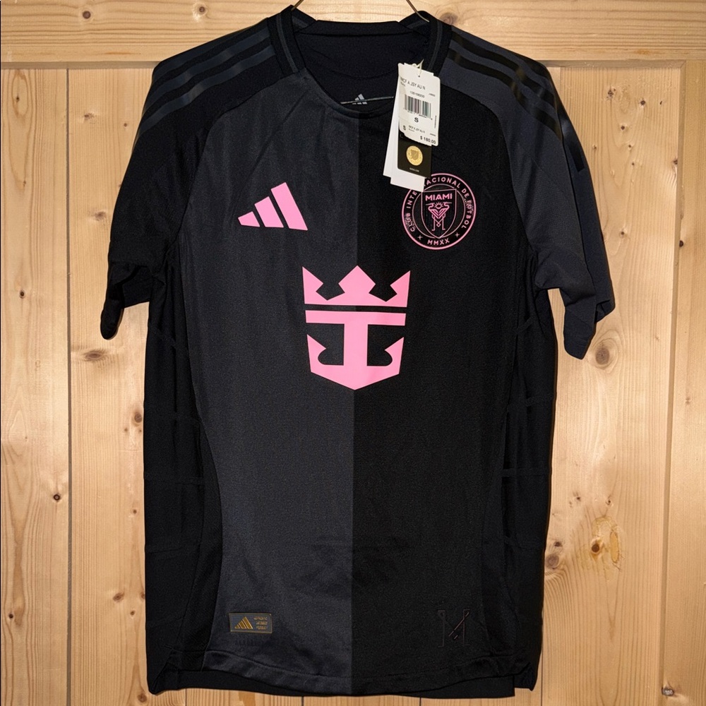 Adidas Messi Black and Pink Men's Jersey RETAILS $180!!! Size small - Picture 2 of 10